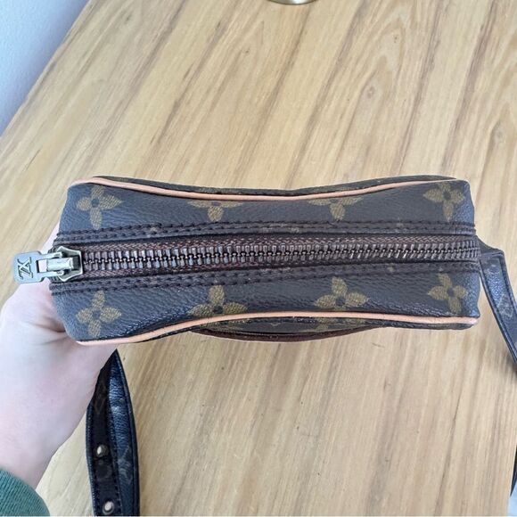 ✅AUTHENTIC✅LOUIS VUITTON DANUBE CROSSBODY BAG - Picture 8 of 16